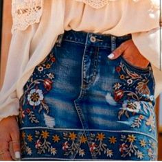 Jean Mini Skirt. Length 15”. Beautiful Floral Embroidery. Denim Skirt Outfits, Jeans Diy, Santa Clara, Embroidered Denim, Altar'd State, Country Outfits, Narnia, Mode Inspiration, Outfit Idea