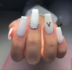 Nail Ideas White Design, Letter Nails Initials, Nails With The Letter A, Boyfriend Nails, Letter Nails, Bow Nail Designs, Short Coffin Nails Designs, Punk Nails, Fancy Nails Designs