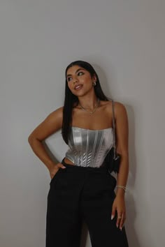 Silver Top Outfit Party, Bichota Outfit, Metallic Top Outfit, Night Concert Outfit, Metallic Pants Outfit, Metallic Pants