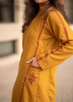 Pashmina Kurta, Cotton Suit Designs, Stylish Kurtis Design, Casual Formal Dresses, Trendy Shirt Designs, Fancy Kurti