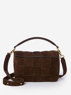 Classic yet contemporary, J. McLaughlin's Deni Woven Suede Crossbody in Dk_Brown Solid is innovatively nostalgic. Free shipping on orders of $150 or m... Classic Fall Style, November Fashion, Preppy Fall, Casual Outfit Inspiration, Woven Handbags, Fall Capsule Wardrobe, Autumn Street Style