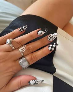 60s Nail Art Retro, Mix N Match Nails, Fresh Nail Ideas, Graphic Nails, Bohemian Nails, Nail Ideas For Summer, Monochrome Nails, Mix Match Nails, Pattern Nails