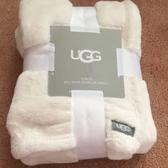 Ugg Brand New Baby Blanket Very Soft , Check Out My Other Baby Items Too . Comes From Smoke /Pet Free Home (#19) Ugh Blanket, Ugg Throw Blanket, Blanket Ugg, Ugg Blanket, White Ugg Comforter, Ugg Baby Blanket, Ugg Accessories, Kids Uggs, Christmas Gift List