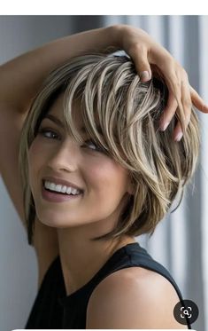 Kratke Frizure Za Gustu Kosu, Platinum Blonde Hair, Older Women Hairstyles, Cool Haircuts, Pixie Hairstyles, Bobs Haircuts, Hair Dos