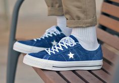 Mens Everyday Shoes, Star Outfit Men, Converse One Star Outfit, Alt Shoes, Combat Boot Outfits, Star Outfit, Julius Erving, Outfits With Converse