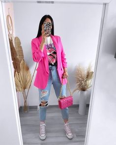 Hot Pink Blazer Outfit Casual, Outfit Blazer Rosa Fiusha, Fucsia Pants Outfit, Outfits Color Rosa, Pink Formal Outfit, Outfits Primavera 2023, Outfits Fucsia, Pink Work Outfit, Outfit Primavera 2023