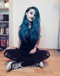 Emo Outfit, Soft Grunge Hair, Cortes De Cabello, Goth Beauty, Scene Girls