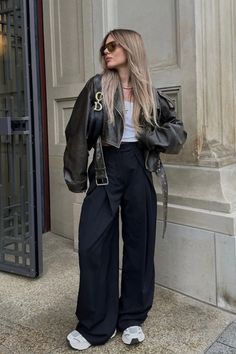 Stile Casual Chic, Chique Outfits, City Outfits, Leather Jacket Outfits, Cooler Look, Mode Inspo, Looks Chic, 가을 패션