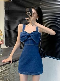 Blue Sleeveless Bow Denim Dress | Liz - IVE S Outfit For Brunch, Belted Denim Dress, Kpop Dress, Korean Jeans, Buttoned Dress, Fashion Chingu, Sweetheart Neckline Dress, Dinner Dates, Glam Look