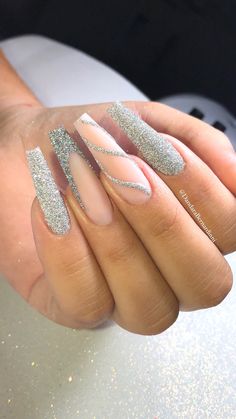 Silver Tip Nails Coffin, Mail Designs Acrylic Coffin, Black With Silver Acrylic Nails, Classy Birthday Nails Coffin, Coffin Acrylic Nails New Years, Cute Red Prom Nails, New Years Nails Coffin Long, Black And Silver Nails Acrylic Short, Cute New Years Nails Acrylic