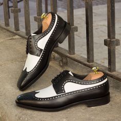 CUSTOMIZE Spectator Shoes, Quality Leather Boots, White Leather Shoes, Wingtip Shoes, Leather Formal Shoes, Custom Design Shoes, Simple Shoes, Black And White Shoes, Leather Oxford Shoes