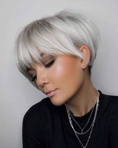 65 Fresh Angled Bob Haircuts For 2023 Kort Bob, Angled Bob Haircuts, Short Blonde Haircuts, Bob Haircut With Bangs, Bob Haircut For Fine Hair, Blonde Pixie Haircut, Edgy Short Hair