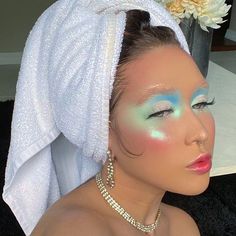 Jewels Under Eyes, Ethereal Makeup, Dope Makeup, Green Eyeshadow, Creative Eye Makeup, Creative Makeup Looks, Foundation Makeup, Eye Makeup Art, Plot Twist