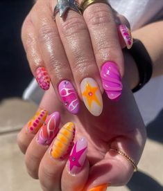 Mismatch Gel Nails, Mismatched Nail Designs, Mismatched Aesthetic, Simple Fun Nails, Mismatch Nail Art, Colorful Mismatched Nails, Mismatched Nail Art, Mismatch Nails, Mismatched Nails