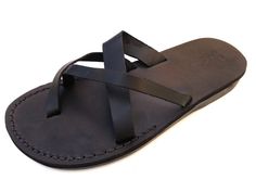 Buy any 3 pairs from us and get FREE UPGRADE to Expedited Shipping These Handmade Leather Jerusalem Sandals are perfect for summer and a hobdays, but they're so comfortable, you'll want to wear them all year round. With a beautiful leather upper material and a rubber sole, these leather flip flops offer a comfortable and natural walking experience, making them ideal for every day and extended wear. With quality in mind, these leather sandals for women are made with Italy's finest cow leather tha Leather Sandals Handmade, Genuine Leather Sandals, Black Leather Flats, Flats Sandals, Leather Flip Flops, Leather Sandals Flat, Greek Style, Everyday Shoes, Leather Sandals Women