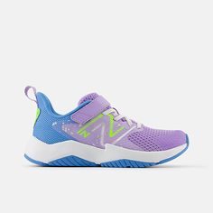 Description This bold kids’ running shoe delivers plush comfort with a cool, youthful vibe. Stride Rite Shoes, Saucony Shoes, Best Shoes, Kids Running, New Balance Shoes, Shoe Style, Running Shoe, Nice Shoes, Kid Shoes