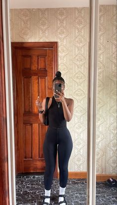 Black Baddie Outfit Aesthetic, Gym Outfit Street Style, Pastel Outfit Ideas Classy Chic, Outfits For Cloudy Days Summer, Baddie Shoes Aesthetic, Outdoor Market Outfit, Sushi Date Outfit Summer, Black Leggings And Crop Top Outfits, Comfy Legging Outfits Spring