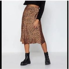 Size 2 Midi Length Leopard Print Skirt. Polyester Material Gives A Smooth Satin Like Feel. Very Light Weight And Comfortable. Casual Leopard Print Skirt For Fall, Fall Leopard Print Midi Skirt, Asymmetrical Midi Skirt, Leopard Print Skirt, Purple Skirt, Printed Midi Skirt, Floral Midi Skirt, Satin Skirt, Green Lace