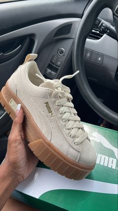 Platform Pumas Shoes Outfit, Women Puma Sneakers, Shoes Puma Women, Puma Shoes Women Outfit Casual, Puma Platform Sneakers Outfit, Platform Puma Sneakers, Puma Shoes Outfit, Puma Sneakers Outfit, Mules Outfits