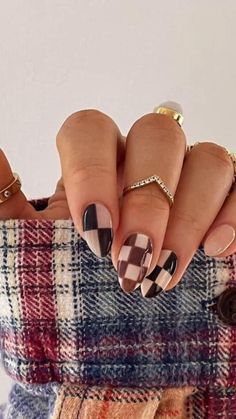 "Add a touch of sparkle to your early fall look with these glittery nail designs. ✨💅 Perfect for a night out or just to add some glam to your everyday style. #GlitterNails #SparkleSeason #NailGoals #FallFashion #NailArt #NailInspo #NailSwag #NailAddict #NailObsessed #FallNails" Bre Sheppard, Checkered Nails, November Nails, Cute Gel Nails, Nail Patterns, Minimalist Nails, Fall Nail, Fire Nails, Dream Nails