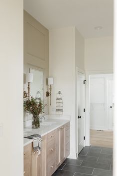 the bathroom is clean and ready to be used as a guest room or family room