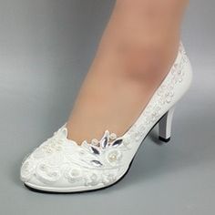 Femmes Similicuir Talon stiletto Bout fermé Escarpins avec Brodé Couture dentelle (047153508) - JJ's House Wedding Shoes Laced, Country Shoes Boots, Flower Wedding Shoes, Shoes Pictures, Ivory Wedding Shoes, Closed Toe Heels, Wedding Shoes Lace, Bridal Wedding Shoes, Crochet Tunic