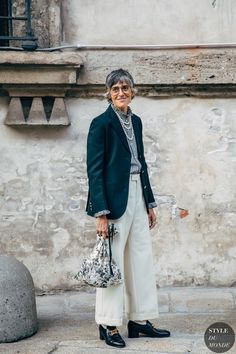 Ana Gimeno Brugada Archives - STYLE DU MONDE | Street Style Street Fashion Photos Euro Chic, 2020 Street Style, Stylish People, Women Blazer, Older Women Fashion, Ageless Style, Weekend Wear