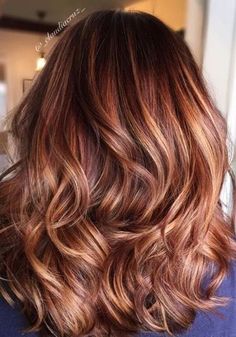 Auburn Balayage Caramel Brown Hair, Hair Color Caramel, Medium Curly Hair Styles, Copper Hair Color, Side Swept, Burgundy Hair, Trendy Hair Color