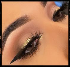 Makeup Looks Inspiration Gold Wing Makeup, Makeup Looks For Black And Gold Dress, Good And Black Makeup, Golden Eye Look, Black And Gold Wedding Makeup, Black And Gold Make Up Looks, Black Golden Makeup, Gold Eyeshadow Looks Prom, Gold Inspired Makeup Looks