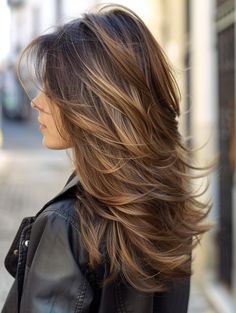 Long Length Haircut With Layers Waves, Medium Layers Haircuts With Bangs, Butterfly Haircut For Fine Hair, Long Layered Haircuts For Thick Hair Wavy Round Faces, Razored Layers Medium, Medium Layered Haircuts Over 50, Layered Cuts For Long Hair, Highlights Around The Face, Long Layer Hair