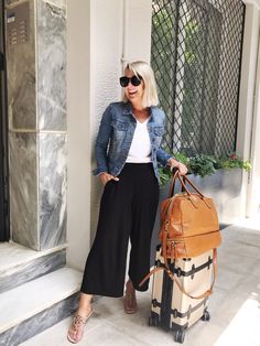 Culotte Outfit, Moda Chic, Looks Street Style, Outfit Combinations, 가을 패션, Fashion Over 50, Mode Inspiration, Outfits Casuales, Travel Outfit