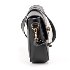 This women's shoulder bag combines style and functionality, perfect for every occasions. The modern design is enriched by a brass swivel lock, which adds a touch of elegance, allowing you to keep your personal belongings safe. The shoulder strap ensures optimal comfort, fitting perfectly around it. This bag is the ideal accessory to complete every outfit with style. Made with Vegetable Tanned Leather  Fashion Design for every kind of Elegance Vegetable Tanned Leather Sleek Flap Bag With Detachable Strap For Everyday Use, Sleek Shoulder Bag With Detachable Strap For Everyday, Sleek Travel Bag With Detachable Strap, Chic Business Crossbody Saddle Bag, Elegant Saddle Bag With Adjustable Strap For Travel, Elegant Travel Saddle Bag With Adjustable Strap, Chic Business Saddle Shoulder Bag, Modern Shoulder Flap Bag For Travel, Black Business Bag With Turn-lock Closure