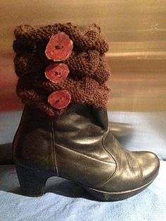 This is a fun, unique boot cuff. It’s a great way to accessorize any outfit. Fashionable and comfortable. Boot Toppers Pattern, Juniper Wood, Boot Cuff, Unique Boots, Crocodile Stitch, Boot Toppers, Wood Buttons, Boot Cuffs, Winter Boot