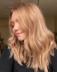 Strawberry Hair Color, Light Strawberry Blonde, Strawberry Blonde Hair Color, Strawberry Hair, Ginger Hair Color, Honey Blonde Hair, Strawberry Blonde Hair, Blonde Hair Inspiration