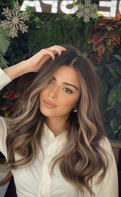 Hair 2022, Hair Color Light Brown, Brunette Balayage Hair, Brown Hair Balayage, Light Hair Color, Long Brown Hair