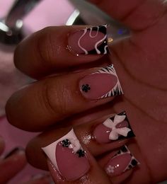 @cassydidthat on insta Cute Short Mommy Nails, Basic Shorties Nails, Cute Dark Colored Nails, Cute Short Acrylic Nails Square Black, Short Black Acrylics With Design, Trending Nail Inspo 2024, Shorties Acrylic Nails Designs, Long And Short Nails On One Hand, Cute Short Nail Sets Red