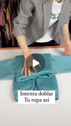 Packing Folding, Folding Towels, Clothes Organization Diy, Diy Fashion Hacks, August 27, Cleaning Checklist, Hacks Diy, Clothing Hacks