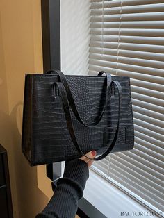 BagForLove - Crocodile Embossed Tote Bag with Shoulder Strap Crocodile Leather Bags, Black Vacation, Minimalist Tote, Trendy Purses, Stylish Tote Bag, Crocodile Bags, Medium Handbags, Crocodile Print