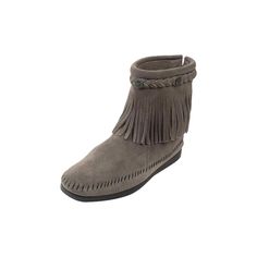 PRICES MAY VARY. CONTEMPORARY STYLE: Designed to be the most versatile boots around, these fringe boots are made with the finest materials that provide comfort, durability, and timeless style with every step COZY SHOE FIT: The suede fringe boots are made to stretch to the contours of your feet and wear pattern over time, ensuring that each pair of flat ankle boots for women fit snugly and getting more comfortable as you wear them CONVENIENT SIZING: Each pair of casual ankle boots run true to siz Minnetonka Fringe Boots, Suede Fringe Boots, Cozy Shoes, Boot Stand, Fringe Ankle Boots, Casual Ankle Boots, High Ankle Boots, Fringe Boots, Ankle Boots Flat