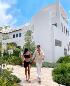 European Couple Outfits, Lauren Asher, Greece Outfit, Europe Travel Outfits, Outfits For Mexico, Couple Fits, Ibiza Outfits, Europe Outfits, Europe Summer