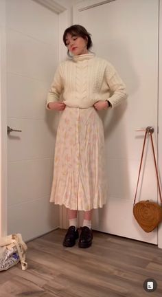 Kathy Core, Modest Outfits Dresses, Euphoria Clothing, Modest Girly Outfits, Outfit Inso, Fashion Bible, Aesthetic Outfit Ideas, Aesthetic Style, Teacher Outfits