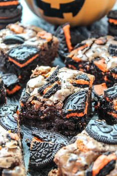 halloween brownies with oreo cookies in the middle