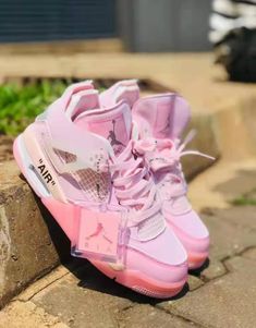 Luxury Pink Heels, Jordan 4s Pink, Pink 4s, Pink Jordans 4s, Nike Rosa, Pink 11s, Nike Shoes Women Fashion, Pink Jordans, Pretty Sneakers