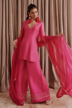 Hot pink silk kurta with mirror and kasab embroidery. Comes with palazzo and an organza dupatta. - Aza Fashions Kurta And Palazzo, Trendy Dress Outfits, Indian Bridal Outfits, Designer Dresses Casual, Stylish Party Dresses, Party Wear Indian Dresses