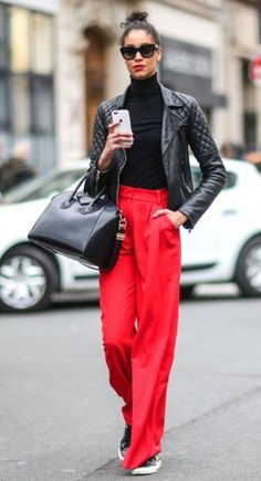 Red Trousers Outfit, Outfit Pantalon Rojo, Wide Leg Trousers Outfit, Red Pants Outfit, Red Wide Leg Pants, Wide Leg Pants Outfit, Winter Pants Outfit, Wide Leg Pants Outfits, Red Trousers