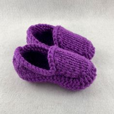 "This listing is for a PDF KNITTING PATTERN NON REFUNDABLE INSTANT download. The above slippers are not for sale. Toddler Knit Loafer Slipper Pattern ** No Sewing Required ** One piece knit slipper ** Now includes Wide width pattern! These slippers are designed to look like a loafer style slipper that covers the top of the foot for maximum coverage, with a rounded upper. The slippers are knitted in the round using double strand of worsted weight ((4)) yarn. Basic knit stitches, 24-29\" circular Creative Stitches, Knitting Short Rows, Sock Slippers, Kids Loafers, Aran Knitting, Aran Knitting Patterns, Slipper Pattern, Quick Projects, Knitted Slippers Pattern