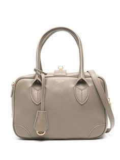 Vita bag goat leather bodyGender: WomenMaterial: OUTER: CALF LEATHER 100%Color: GREENMade in: ITProduct ID: GWA00470A00060235668_52781_35668 SAGE GREEN*Import tax/duty will be calculated at checkout (If applicable) Goose Handbag, Golden Goose Bag, Texture Logo, Hardware Logo, Golden Goose Deluxe Brand, Dark Olive Green, Goat Leather, Chic Handbags, Logo Stamp