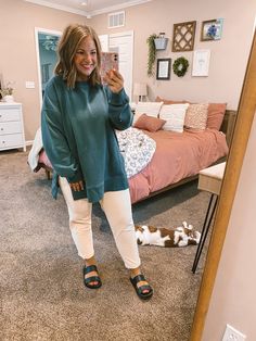 Friday Fashion Favs — Simply Small Town Comfortable Fall Outfits, Church Outfit Casual, Cute Teacher Outfits, Trendy Mom Outfits, Spring Attire, Teaching Outfits, Winter Styles, Dream Outfits