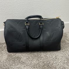 Selling My Louis Vuitton Duffle Bag. Used Once, Imaculate Condition; Comes With Dust Bag And Louis Box. Louis Vuitton Duffle, Louis Vuitton Duffle Bag, Bags Louis Vuitton, Leather Duffle, Louis Vuitton Bags, Travel Luggage, Luggage Bags, Travel Bag, Travel Bags