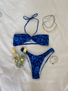 Cute Swimwear Bikinis, Aesthetic Bathing Suits, Everyday Outfits For School, Blue Bathing Suits, Roxy Bathing Suits, Baithing Suits, Bathing Suit Women, Swimsuit Inspo, Summer Bathing Suits